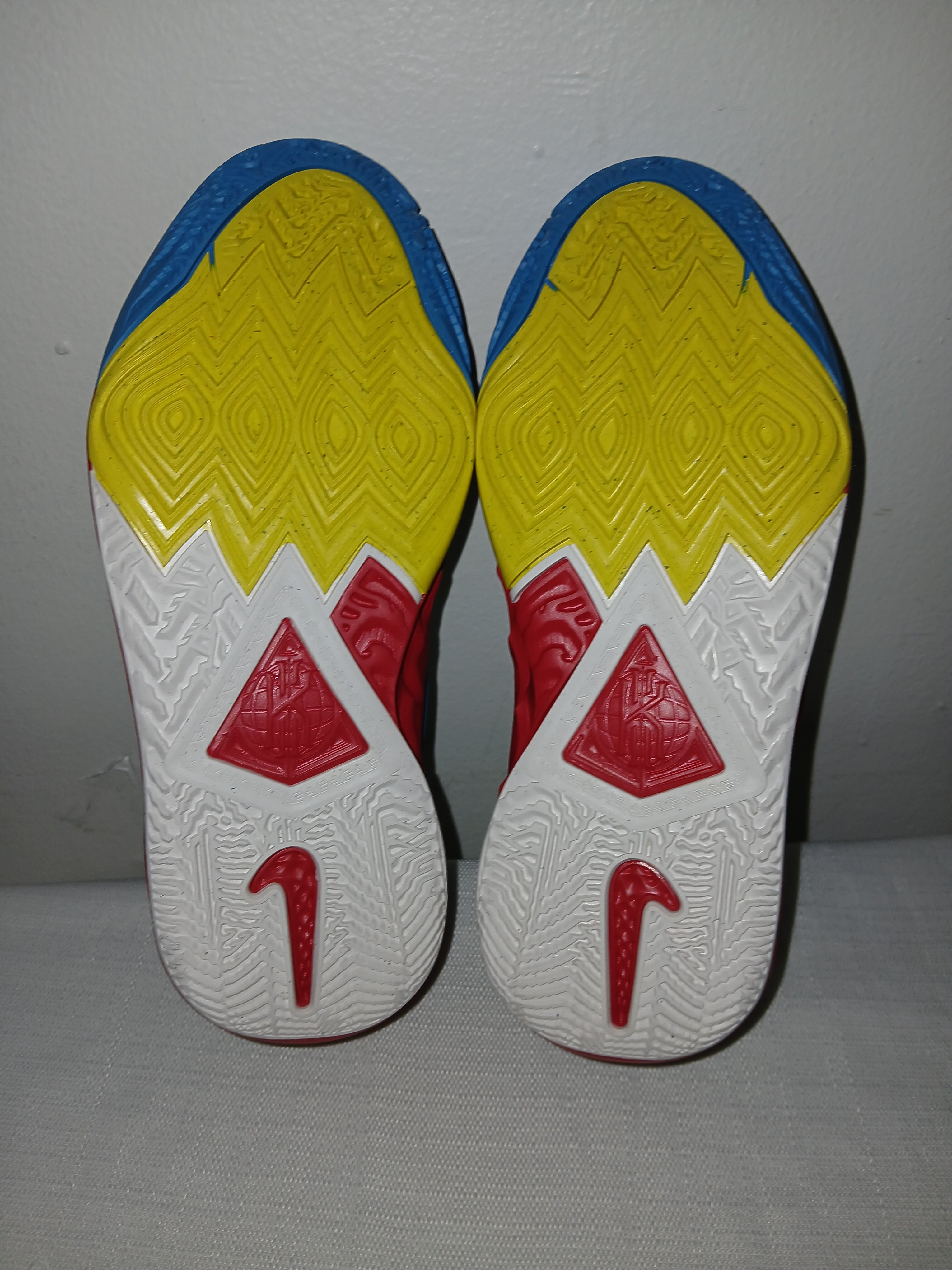 Nike Kyrie Irving Superman