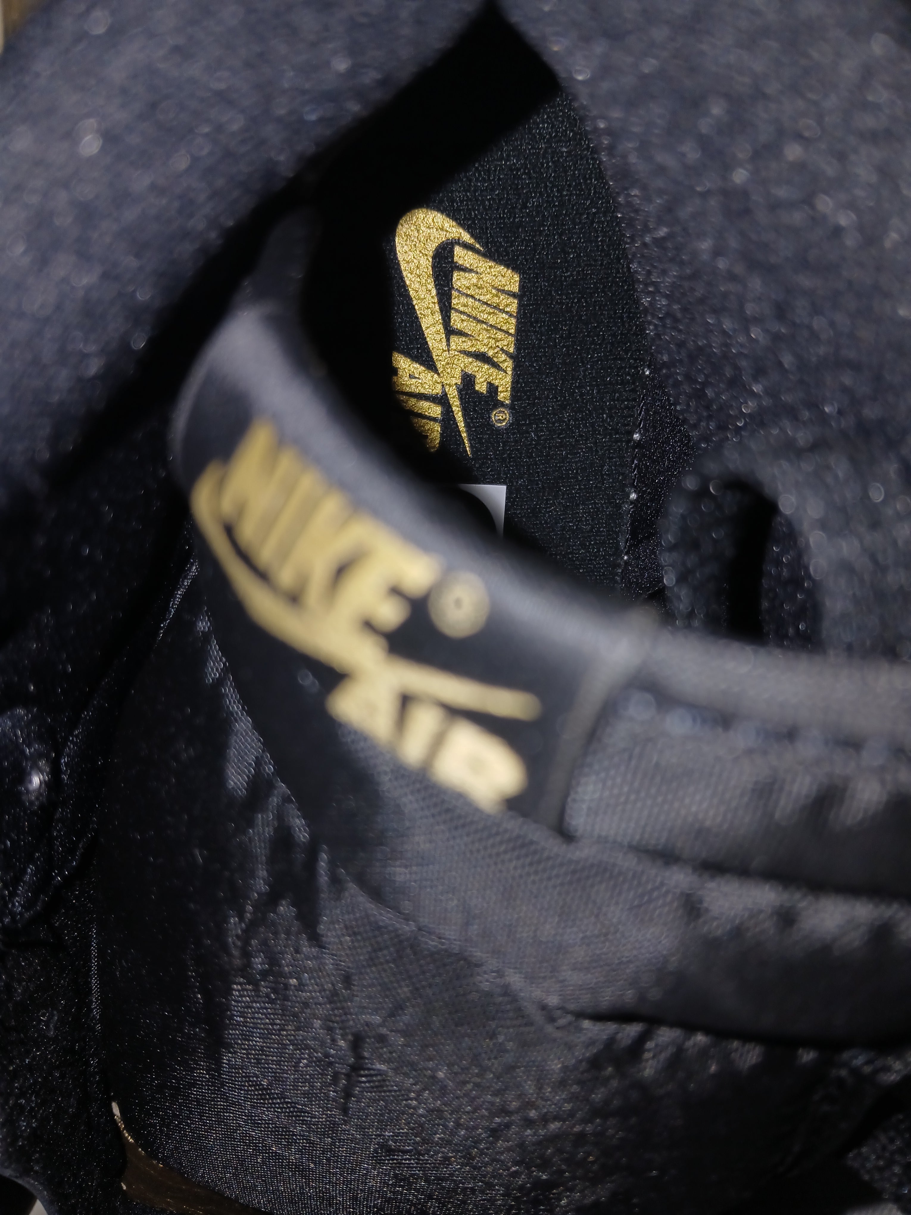 Air Jordan 1 Retro High OG GS Black/Metallic Gold Size 5Y