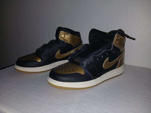 Air Jordan 1 Retro High OG GS Black/Metallic Gold Size 5Y