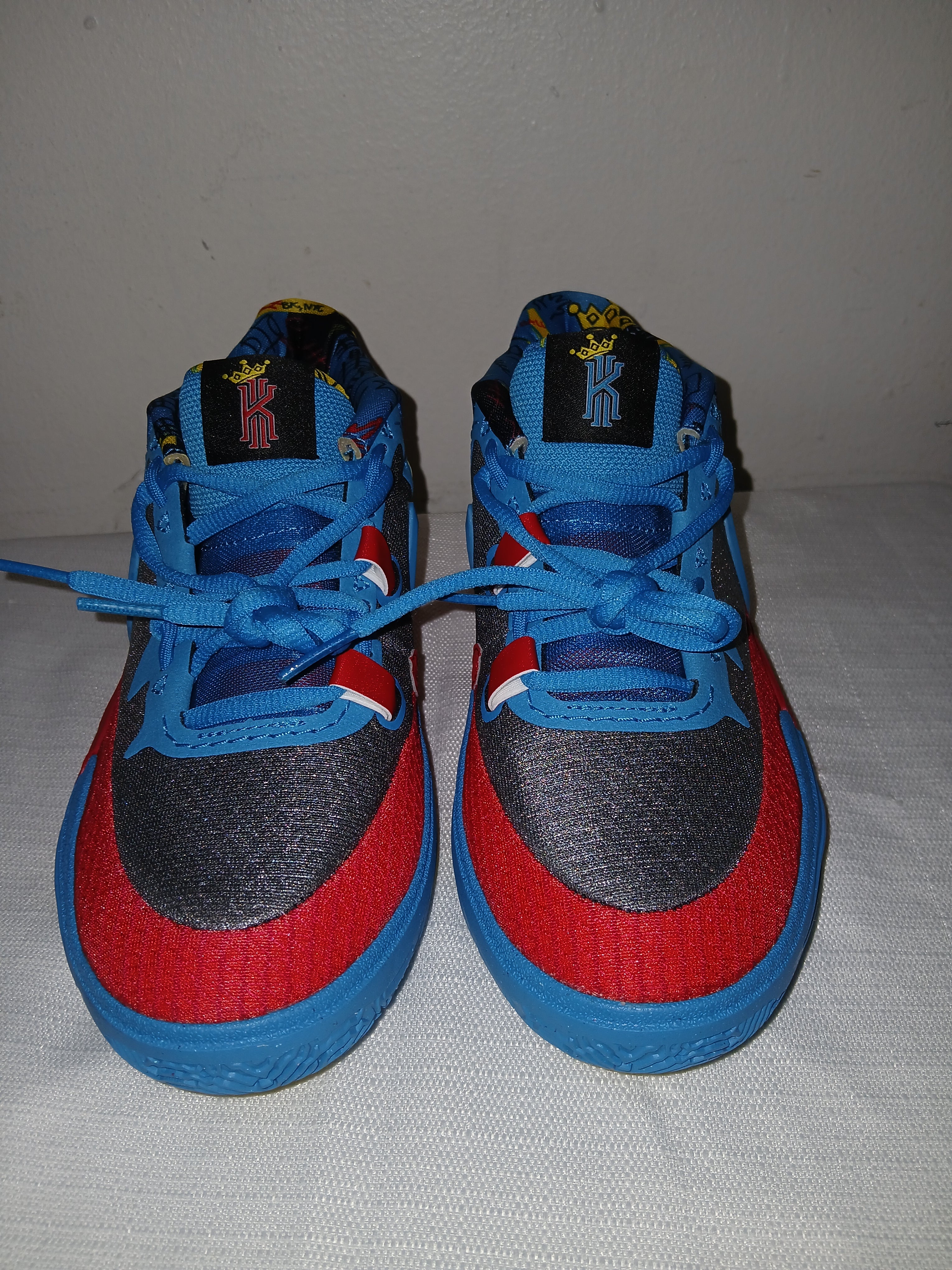 Nike Kyrie Irving Superman