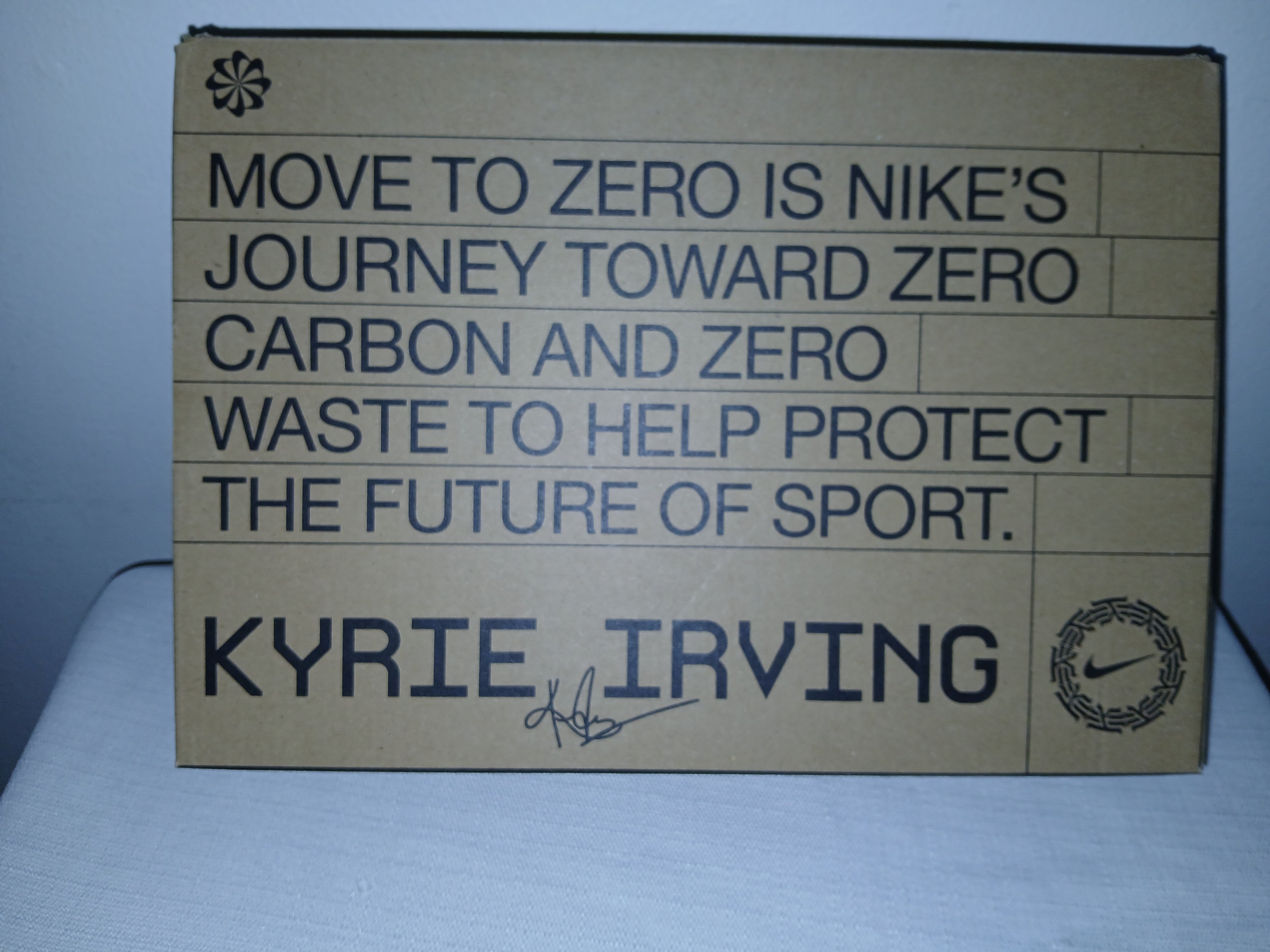 Nike Kyrie Irving Superman